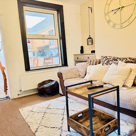 Jasper's Pet-Friendly Family Haven Villa Cambridge  Exterior photo