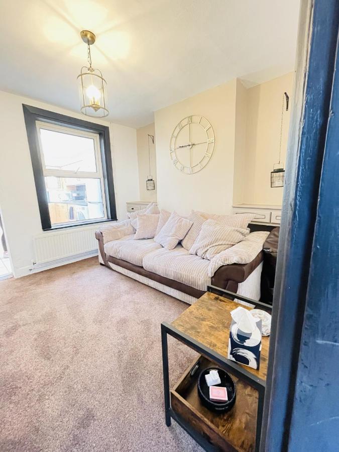 Jasper's Pet-Friendly Family Haven Villa Cambridge  Exterior photo
